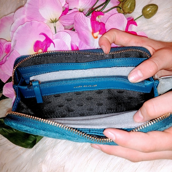 Juicy wallet Nwt - Picture 3 of 3